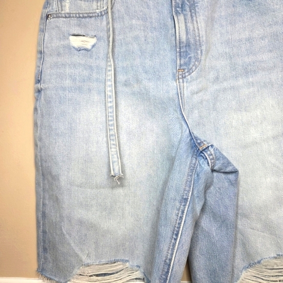 Express  Women's Size 10 90's Baggy Bermuda Shorts Light Blue New No Tag - Picture 6 of 11